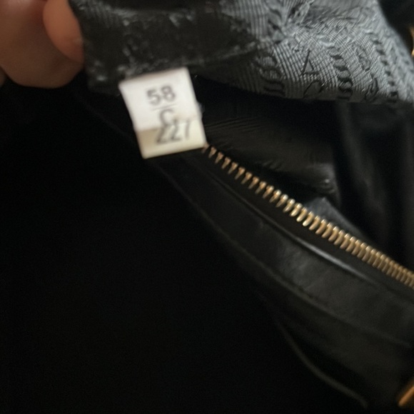 AUTHENTIC PRADA - Picture 9 of 12